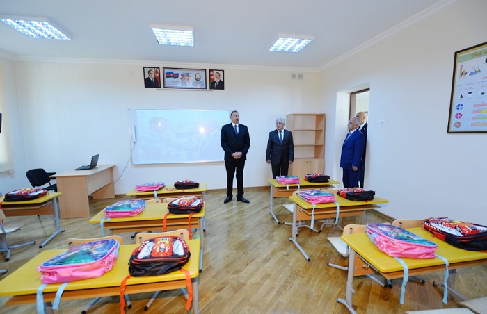 President Ilham Aliyev viewed new education block of school No. 12 in Baku 